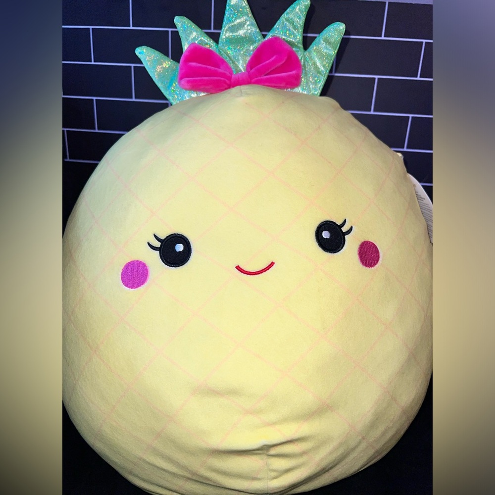 ⭐️Exclusive⭐️ Maui the Pineapple